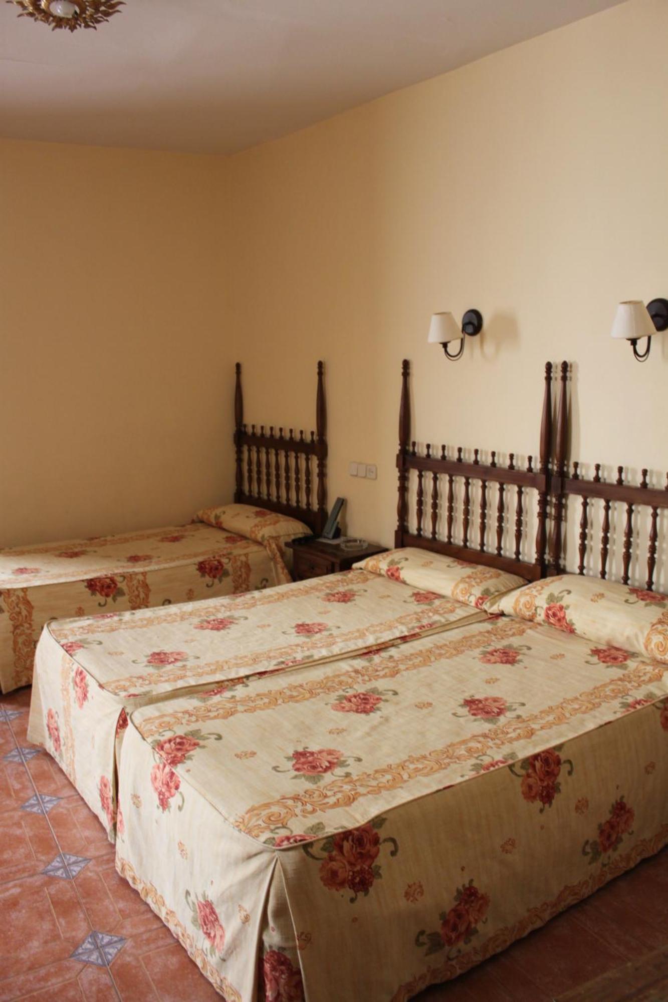 Hotel Rey Nino Ávila エクステリア 写真