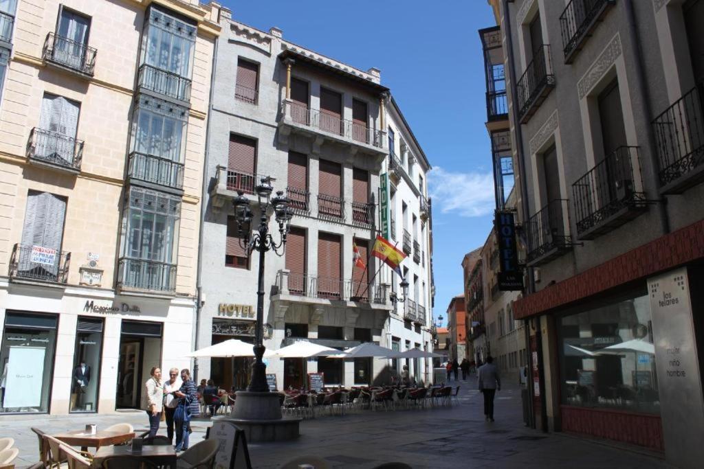 Hotel Rey Nino Ávila エクステリア 写真