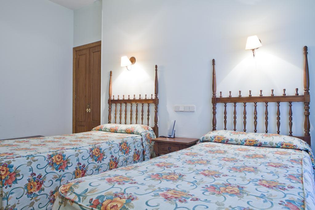 Hotel Rey Nino Ávila エクステリア 写真