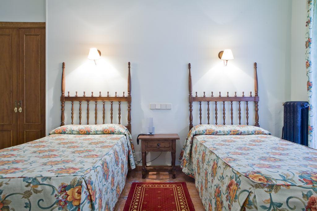 Hotel Rey Nino Ávila エクステリア 写真