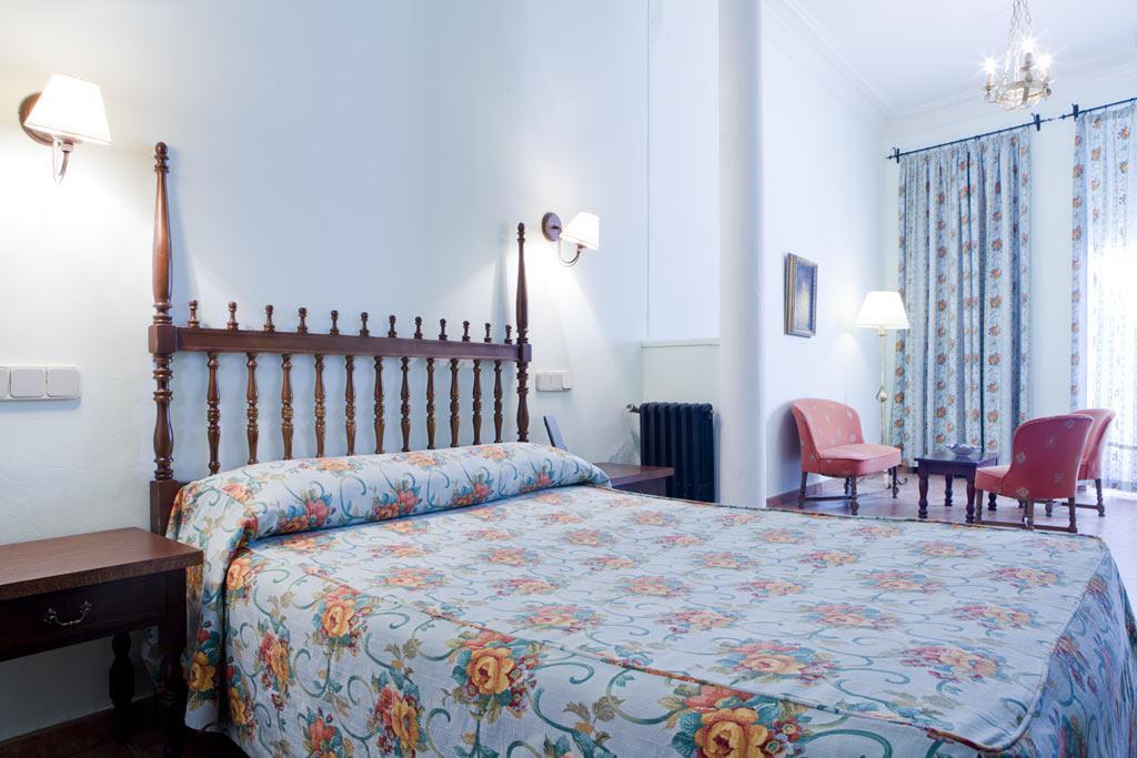 Hotel Rey Nino Ávila エクステリア 写真
