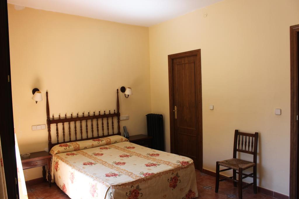 Hotel Rey Nino Ávila エクステリア 写真