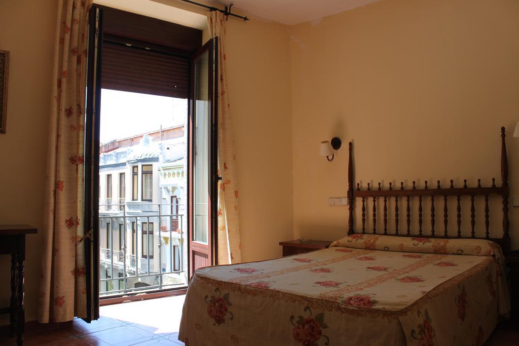Hotel Rey Nino Ávila エクステリア 写真