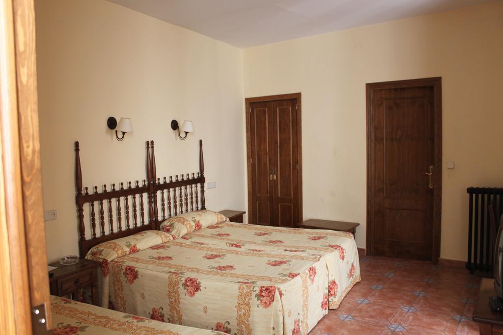 Hotel Rey Nino Ávila エクステリア 写真