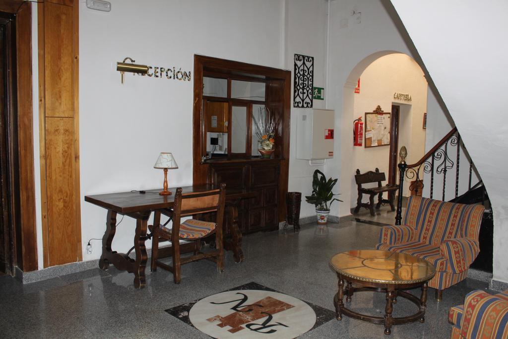Hotel Rey Nino Ávila エクステリア 写真